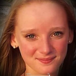 Meet your Posher, Roxanne